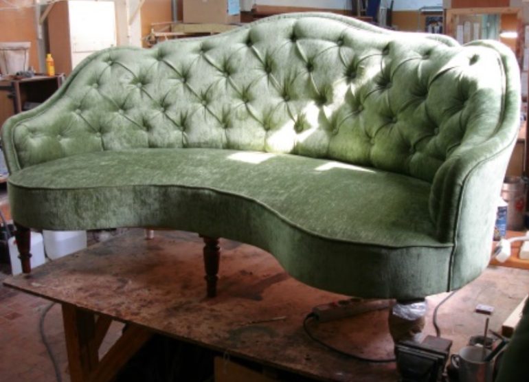 Секреты сохранения красоты антикварной мебели при реставрации