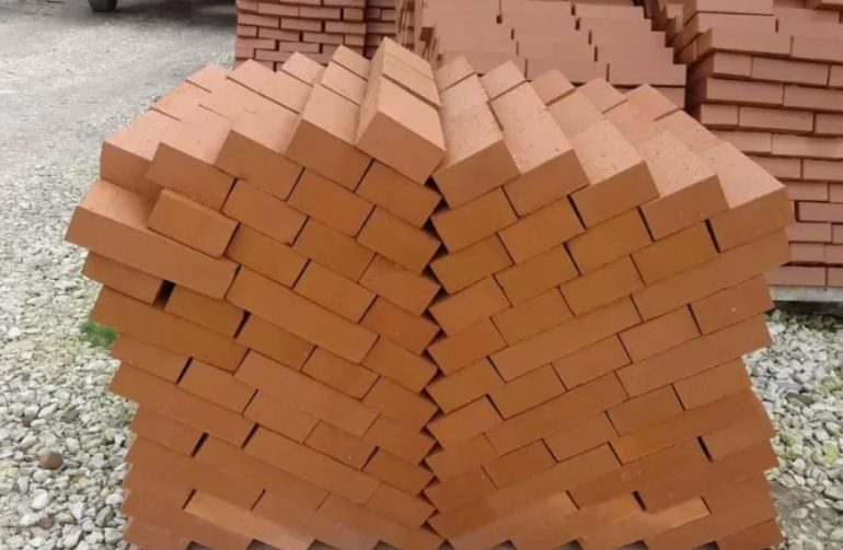 Кирпич печной для дачного камина: как подобрать материал, чтобы печь служила десятилетиями